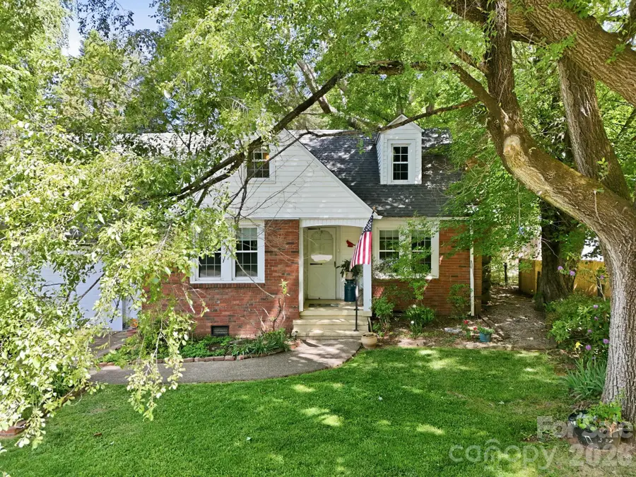 215 Old Us 70 Highway E, Black Mountain, NC 28711 - #2