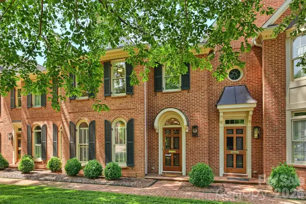 2320 Selwyn Avenue, Charlotte, NC 28207