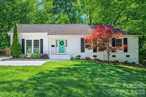 6201 Colchester Place, Charlotte, NC 28210