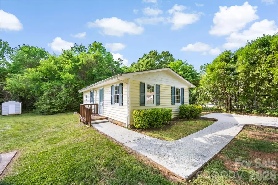 621 Pennsylvania Avenue, Charlotte, NC 28216 - #2