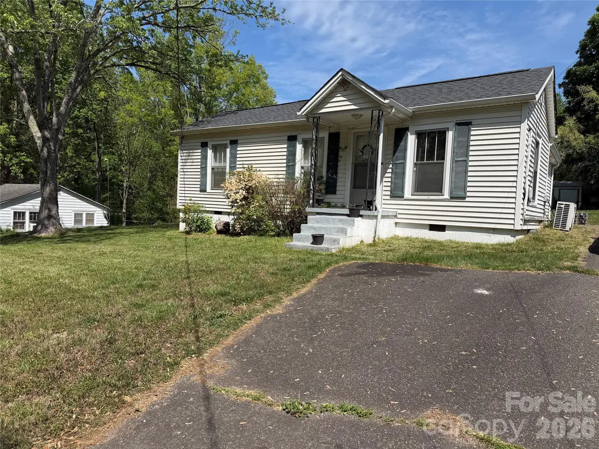 1131 15th Street Sw, Hickory, NC 28602 - #1