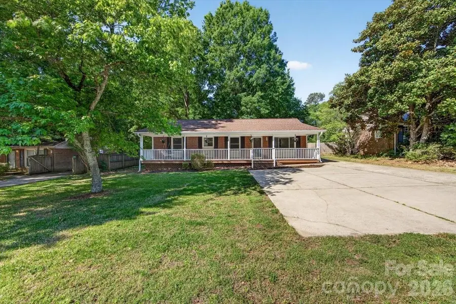 900 E John Street, Matthews, NC 28105 - #2