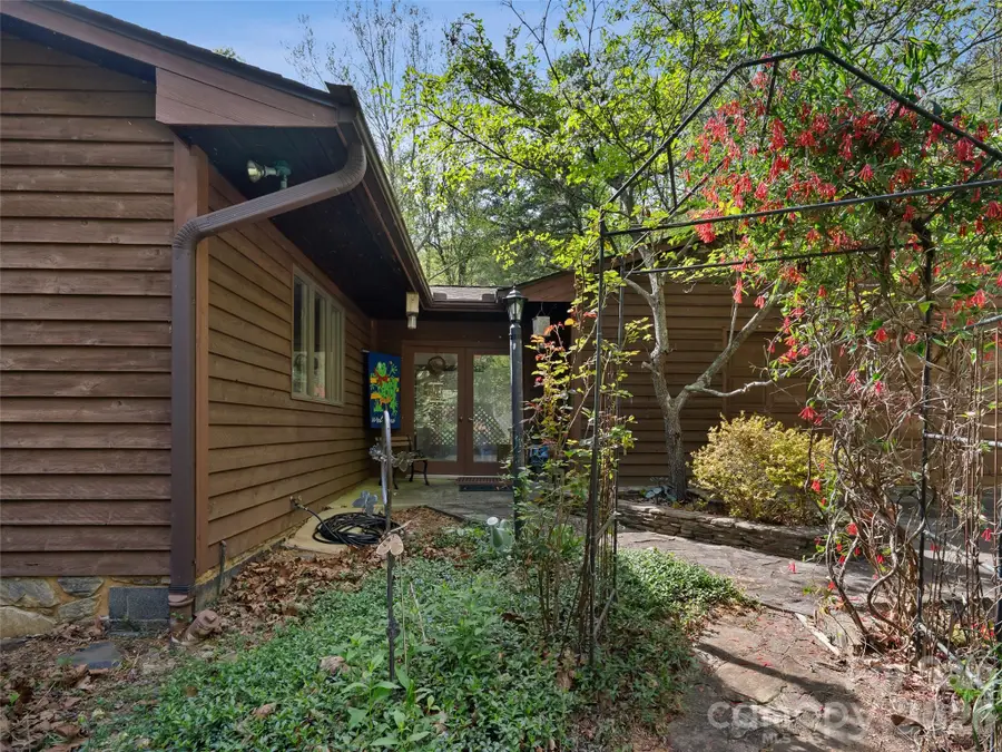 120 Carter Cove Road, Asheville, NC 28804 - #2
