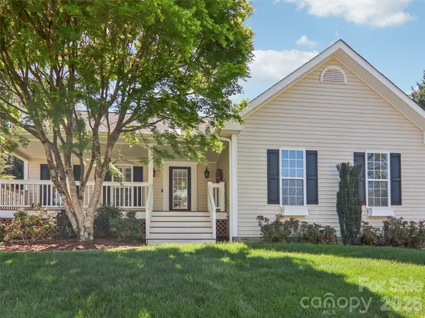 117 Apple Meadow Court, Hendersonville, NC 28739