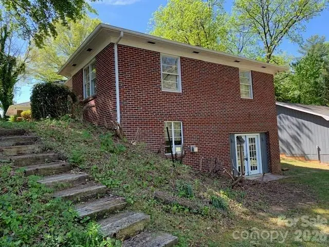 811 Hilton Street Ne, Lenoir, NC 28645 - #3
