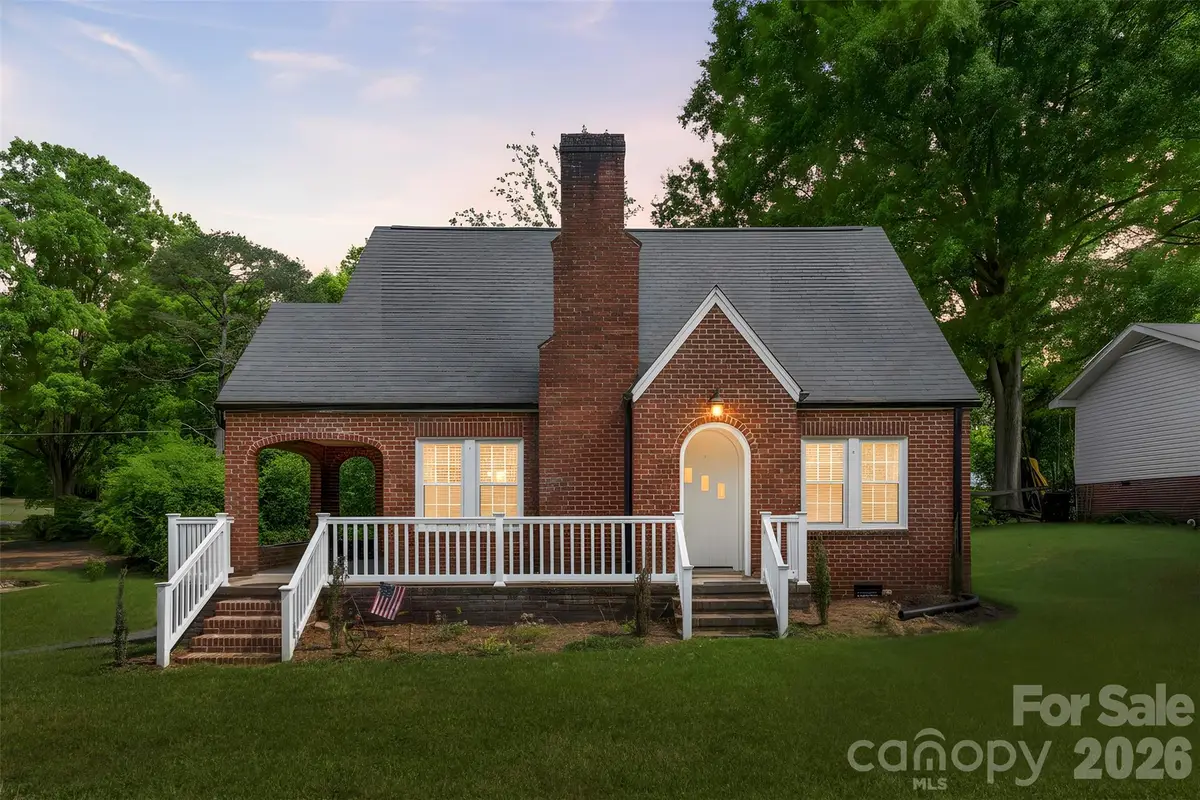 121 W 11th Street, Oakboro, NC 28129 - #1