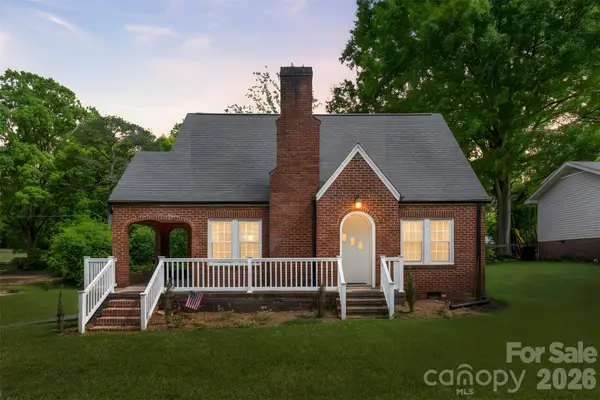 121 W 11th Street, Oakboro, NC 28129