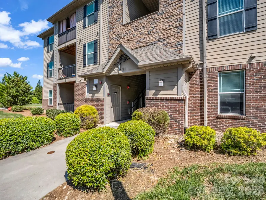 91 Brickton Village Circle #301, Fletcher, NC 28732 - #2
