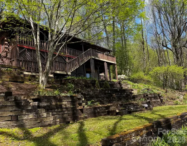 1618 Walnut Creek Road, Waynesville, NC 28786