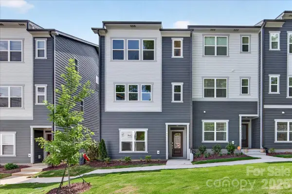 6022 Pivot Court, Charlotte, NC 28205