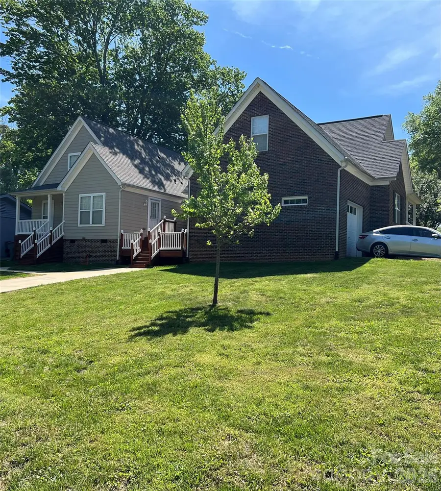 5111 Clearwater Road, Charlotte, NC 28217 - #2