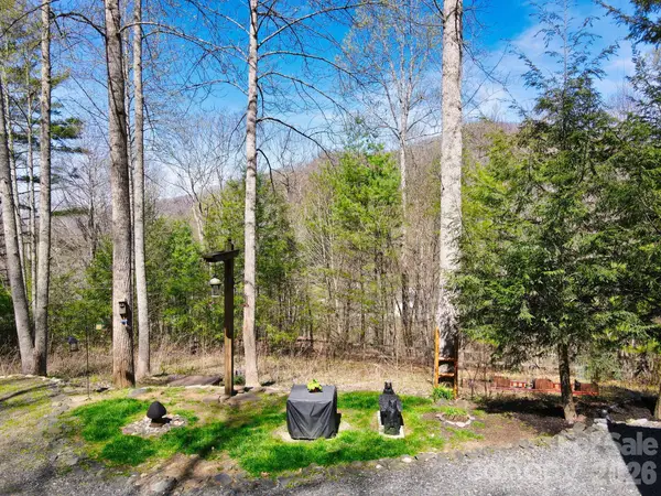 307 Dancing Leaf Lane, Bakersville, NC 28705