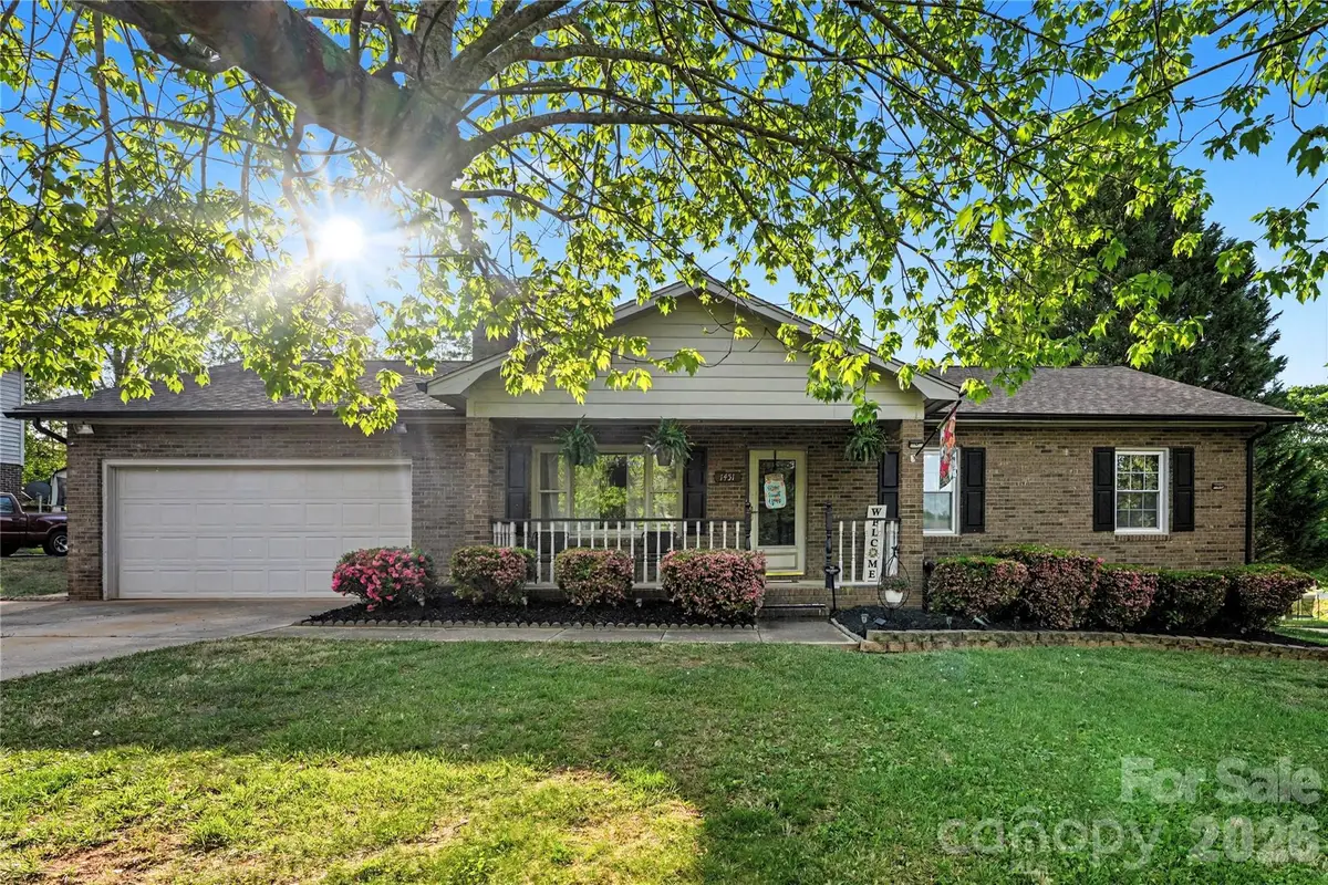 1451 31st Street Place Ne, Conover, NC 28613 - #1
