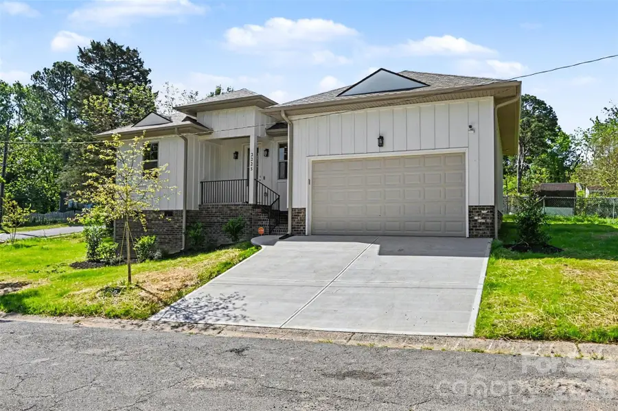 2225 Irma Street, Charlotte, NC 28216 - #2