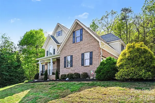 7940 Oakmont Court, Hickory, NC 28602