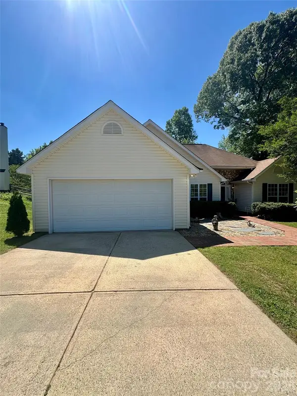 106 Old Willow Road, Mooresville, NC 28115