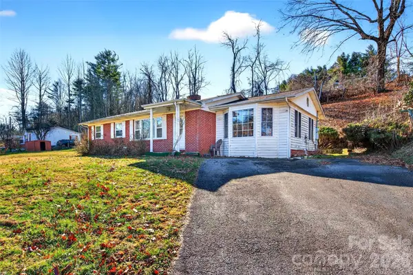 106 Chapel Street, Spruce Pine, NC 28777