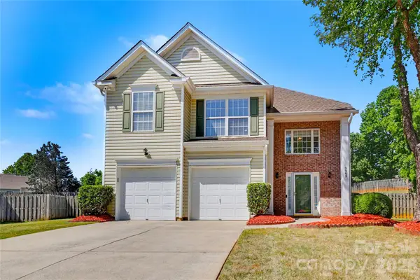 9943 Gray Dove Court, Charlotte, NC 28216