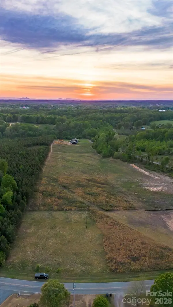 1075 Ring Tail Road, Claremont, NC 28610