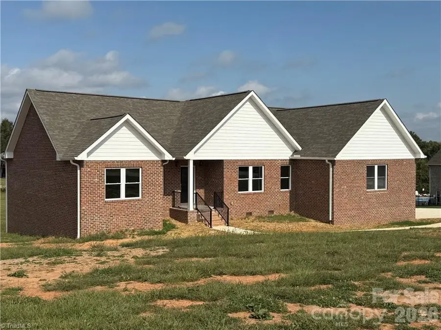 130 Oak Pointe Lane, Wilkesboro, NC 28697 - #2