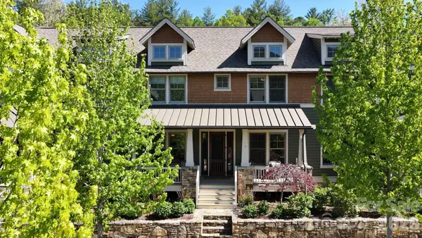 4 Fitzgerald Road, Black Mountain, NC 28711