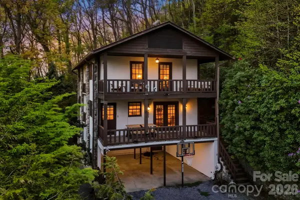 821 Summit Drive, Maggie Valley, NC 28751