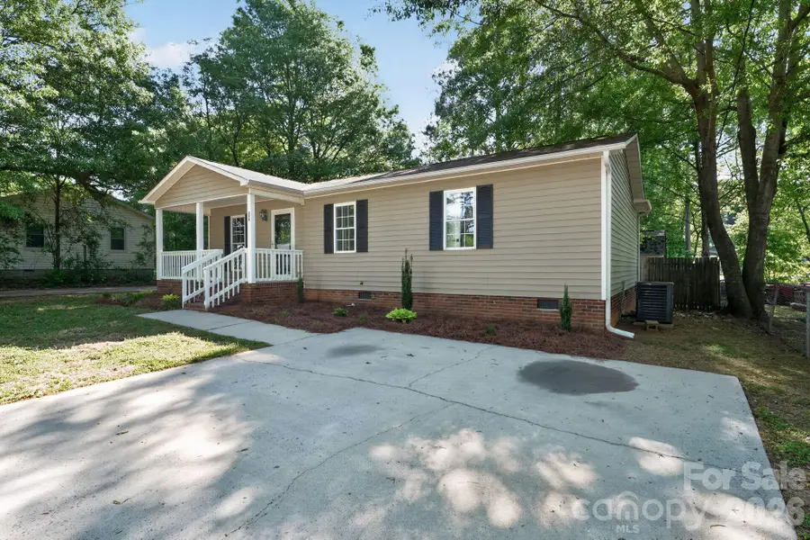 208 S Pasour Street, Dallas, NC 28034 - #3