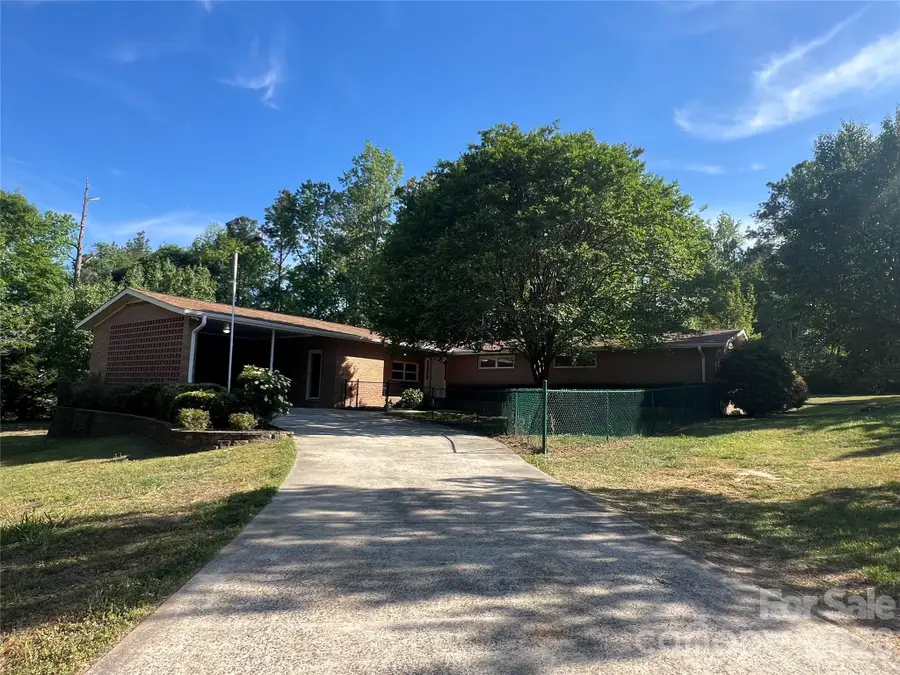 280 Raintree Road, Great Falls, SC 29055 - #2