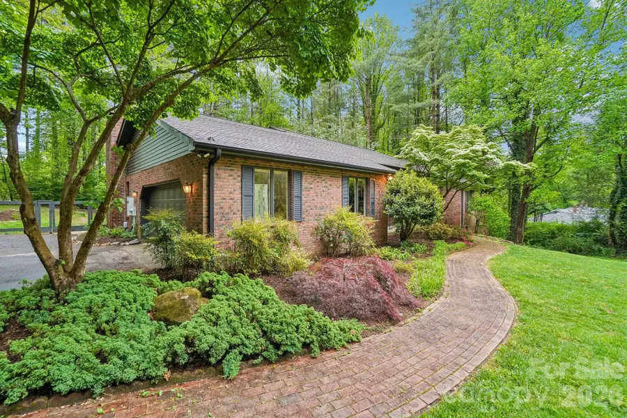 9 Westbridge Drive, Hendersonville, NC 28739 - #3