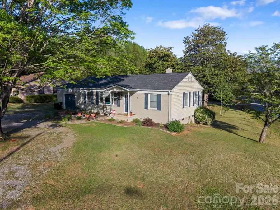 20 E Constance Street, Columbus, NC 28722 - #2