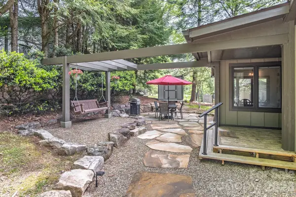 22 Dalonigei Court, Brevard, NC 28712