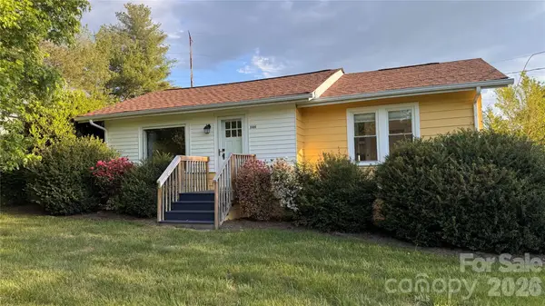144 Macedonia Road, Asheville, NC 28804