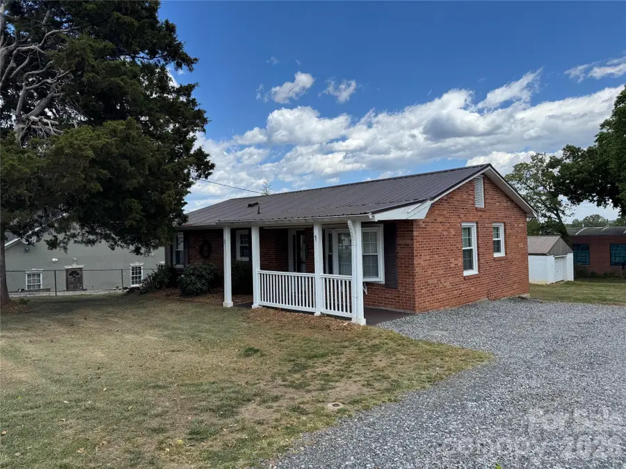 203 Laurel Street Se, Valdese, NC 28690 - #2