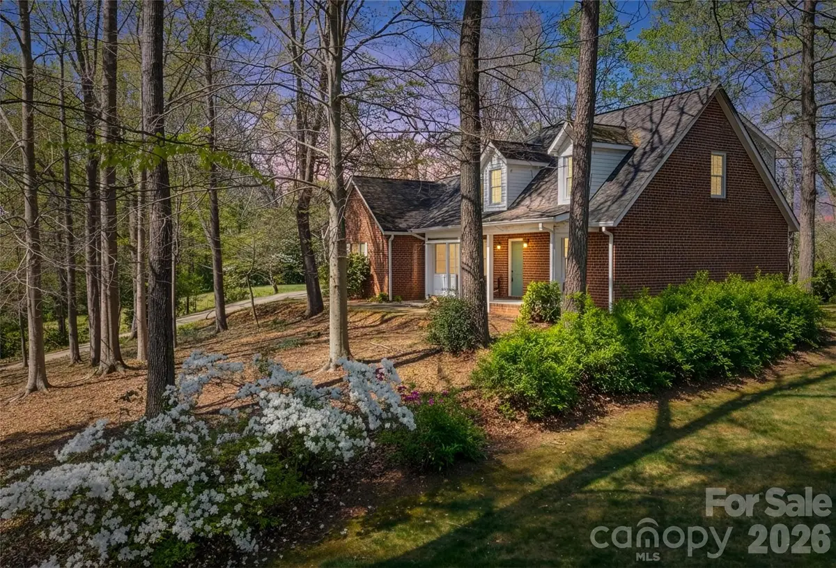 1421 Windsor Street Ne, Lenoir, NC 28645 - #1