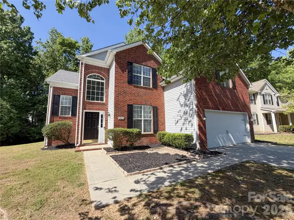 17224 Cambridge Woods Court, Charlotte, NC 28277