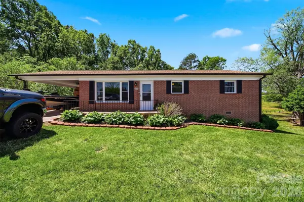 5075 Fleetwood Drive, Hickory, NC 28602