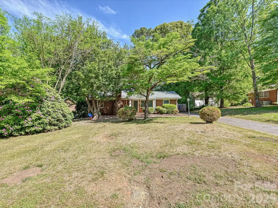 4409 Ivanhoe Place, Charlotte, NC 28205 - #3