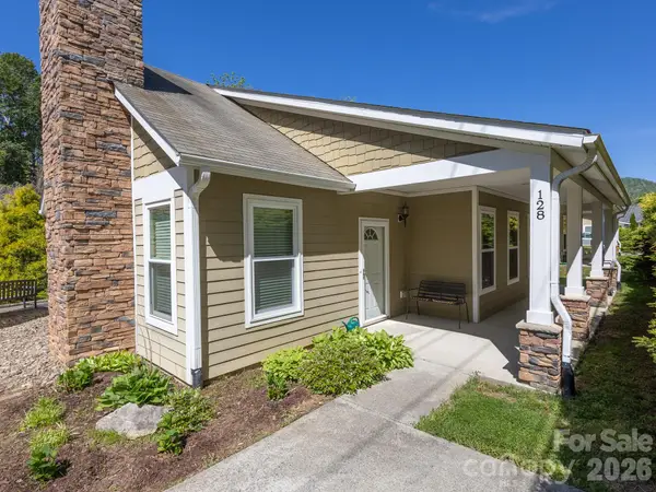 128 Lower Grassy Branch Road, Asheville, NC 28805
