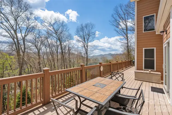 1033 Presidential Drive, Waynesville, NC 28786