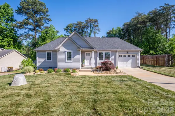 7611 Sarah Drive, Denver, NC 28037