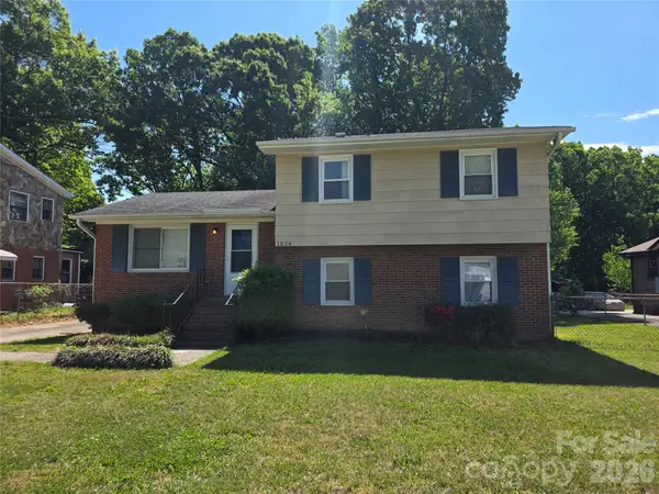 1524 Pondella Drive, Charlotte, NC 28213