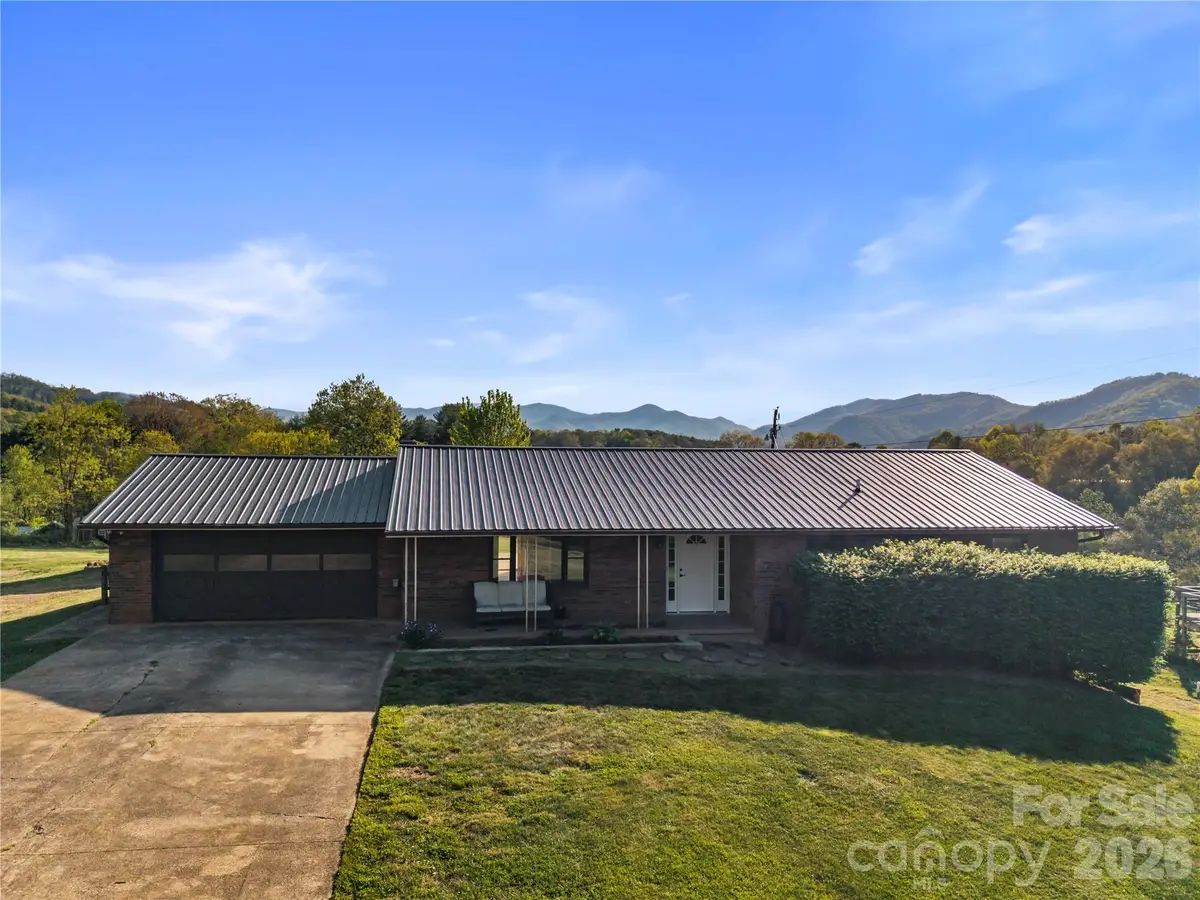 882 Queentown Road, Canton, NC 28716 - #1