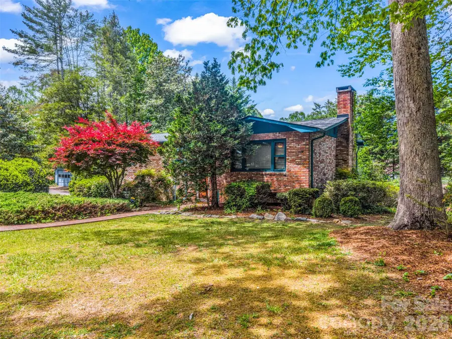 122 W Sweetbriar Lane, Etowah, NC 28729 - #2