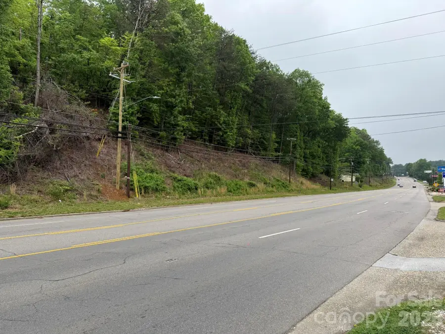 880 N Main Street, Marion, NC 28752 - #3
