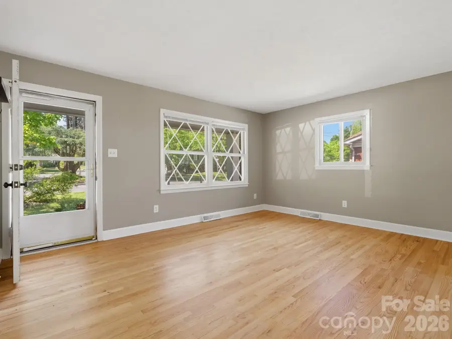 7401 Woodstream Drive, Charlotte, NC 28210 - #3