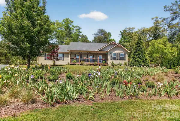 75 N Sunset Ridge Drive, Etowah, NC 28729