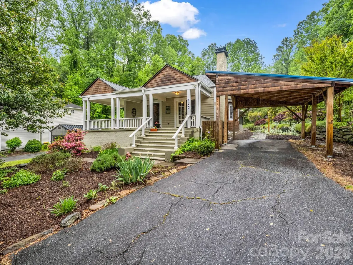 104 W Lake Avenue, Hendersonville, NC 28739 - #1