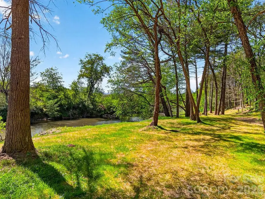 000 Etowah School Road, Hendersonville, NC 28739 - #2