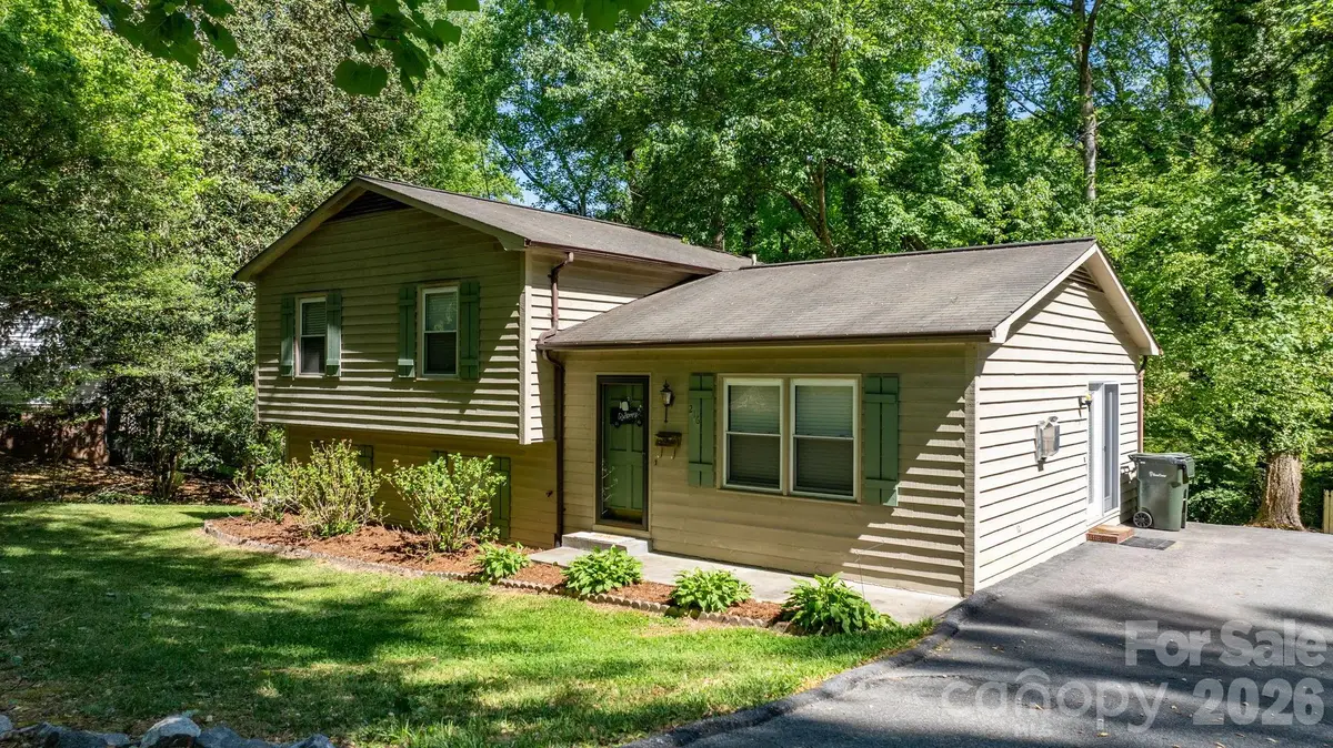 216 Davis Drive, Morganton, NC 28655 - #1