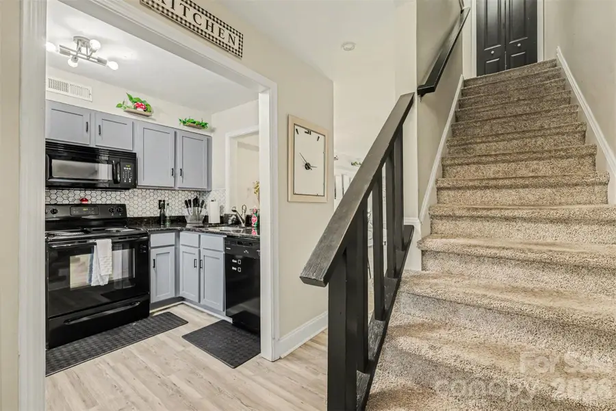 1201 Green Oaks Lane, Charlotte, NC 28205 - #3